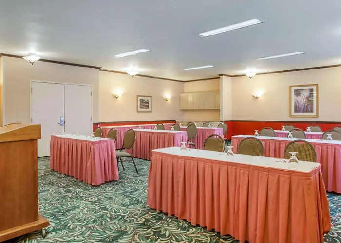 La Quinta & By Wyndham South Holland