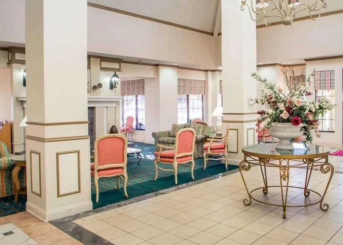 La Quinta & By Wyndham Hotel South Holland