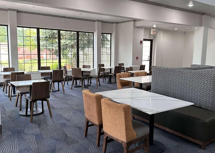 Hotel La Quinta & By Wyndham South Holland