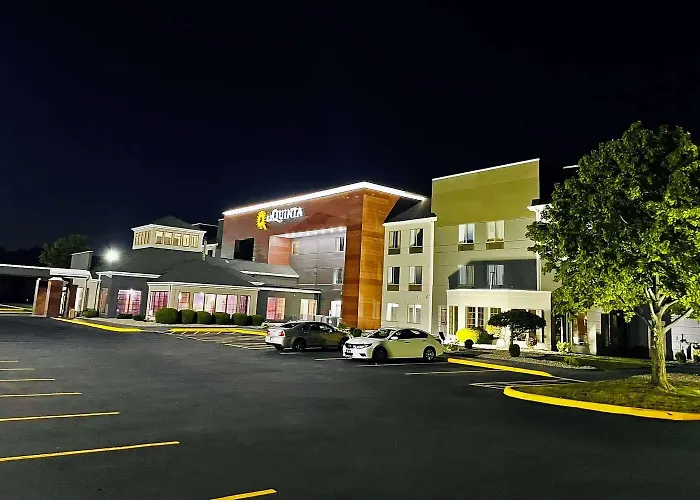 Hotel La Quinta & By Wyndham 3*