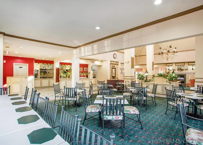 La Quinta & By Wyndham Hotel South Holland